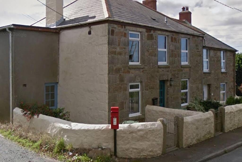 Cosy 2-Bedroom Family Cottage Centrally Located. Leedstown Eksteriør bilde